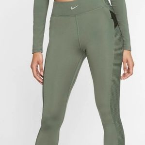 Nike pro aero adapt leggings